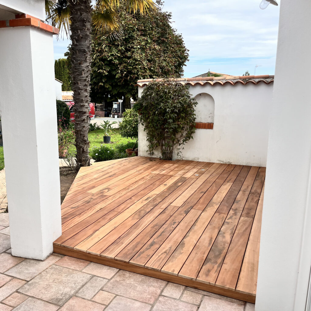 Terrasse bois exotique muiracatiara à Longeville-sur-Mer
